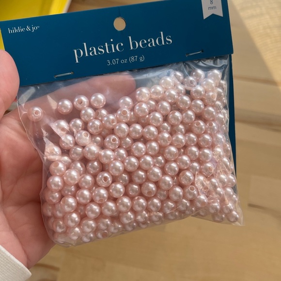 NWT 8mm Light Pink Round Plastic Pearl Beads 360pc by hildie & jo - Picture 6 of 9